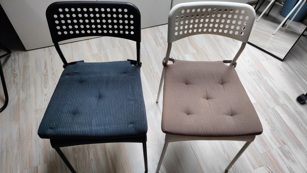 Krzesła IKEA z poduszkami