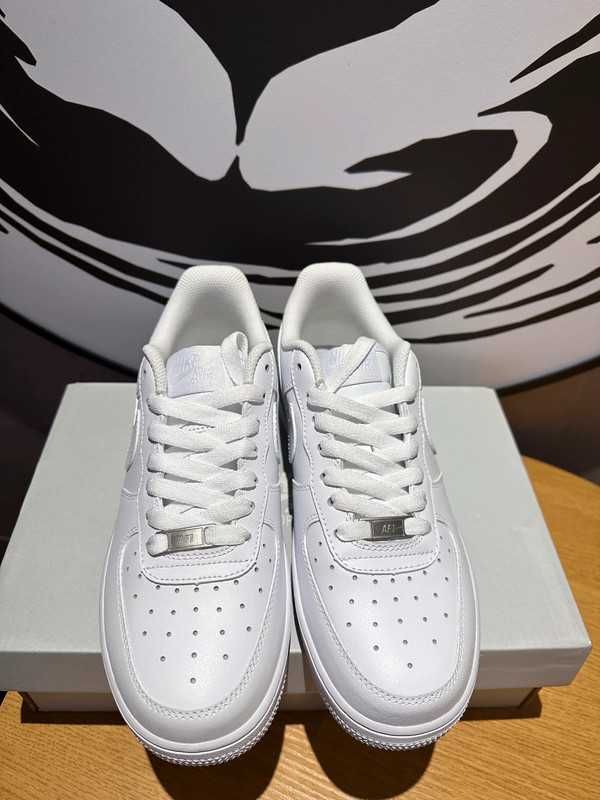 Nike Air Force 1 Low '07 White 37.5