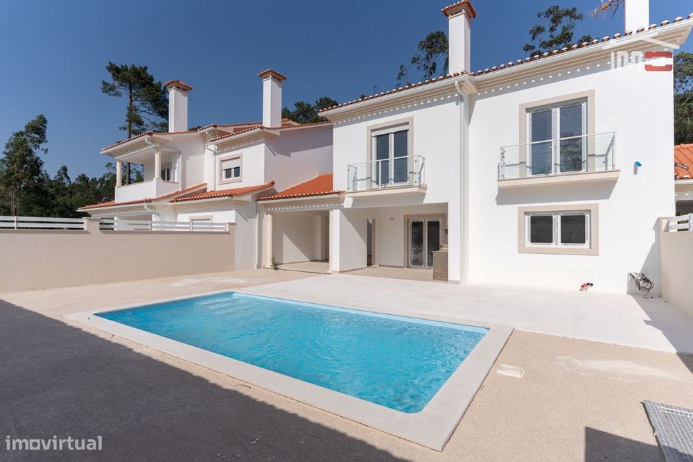 Moradia T4 com piscina, jardim, churrasqueira, garagem em Fatima  P...