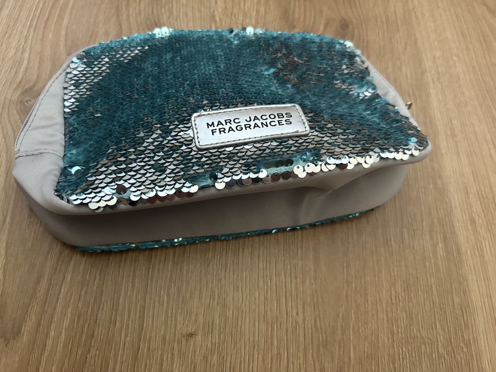 Marc Jacobs  косметичка