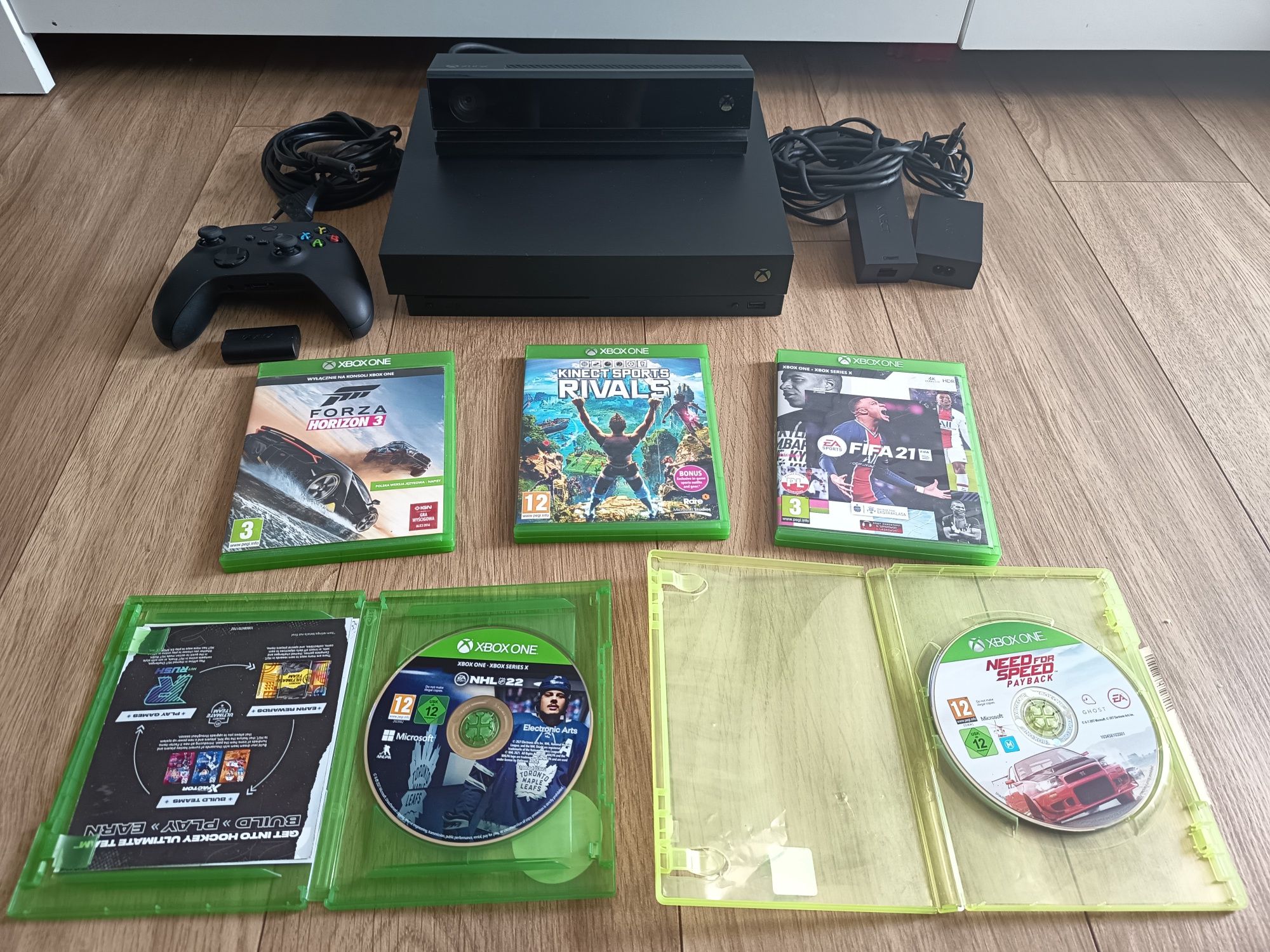 Xbox One X+Kinect+Pad+Gry
