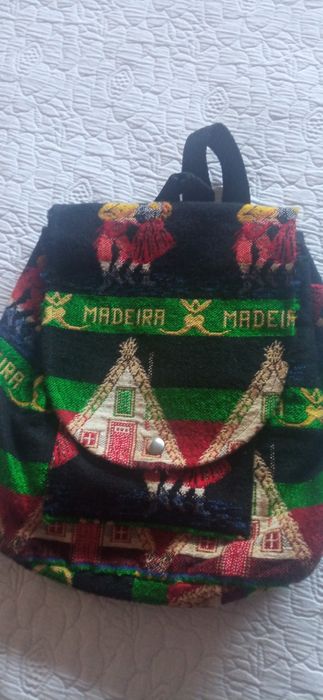 Mochila da Madeira Nova medida 30x 27cm