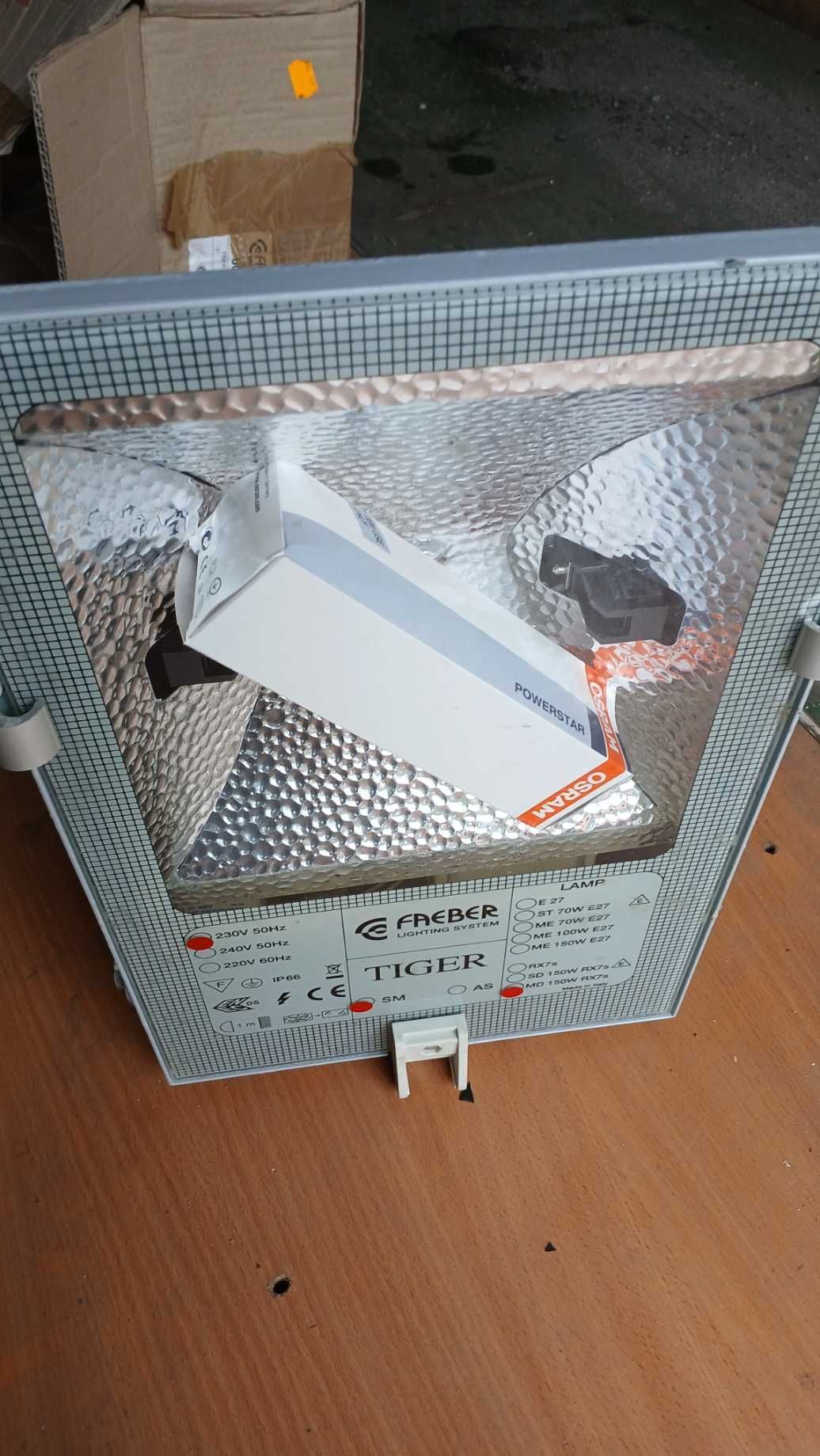 Oprawa oświetleniowa zewnętrzna nowa Faeber Tiger 150W