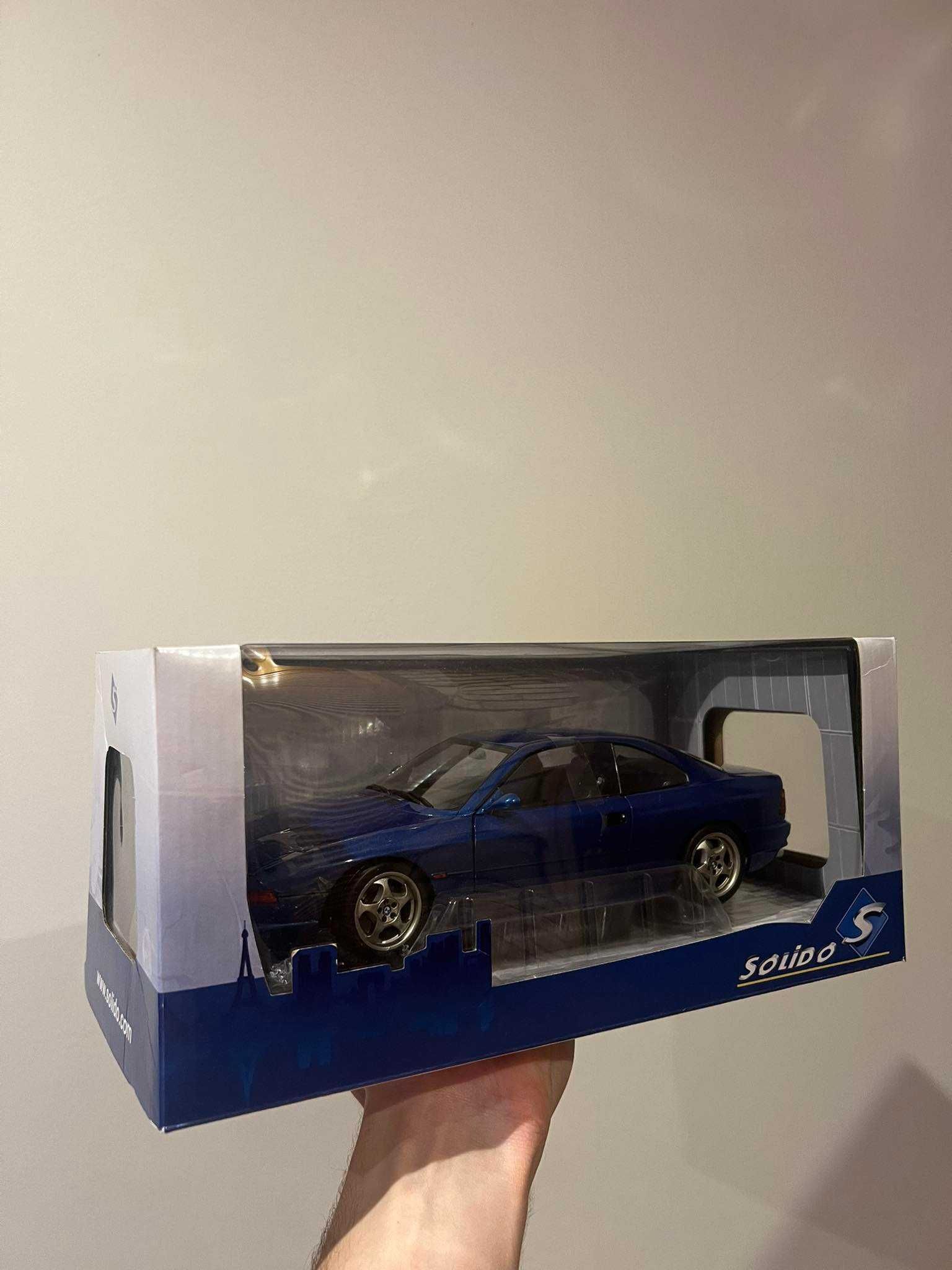 BMW 850 CSI E31 BLUE SOLIDO 1:18 Model Niebieski