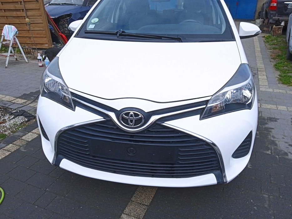 sprzedam toyote yaris 3 z2015 1.4D