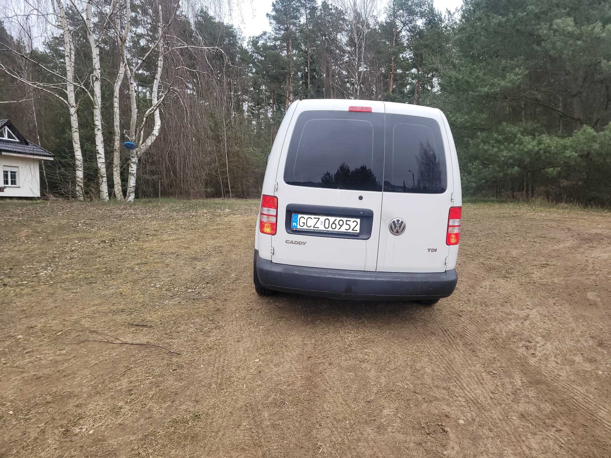 VW Caddy max sprowadzony 1,6 tdi.