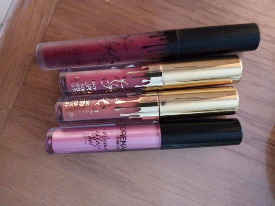 Помади Kylie Lorena Oriflame Golden rose matt pencil