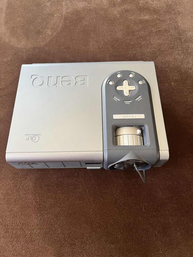 Rzutnik BenQ PB2250