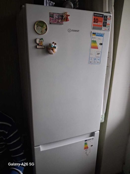 Холодильник Indesit