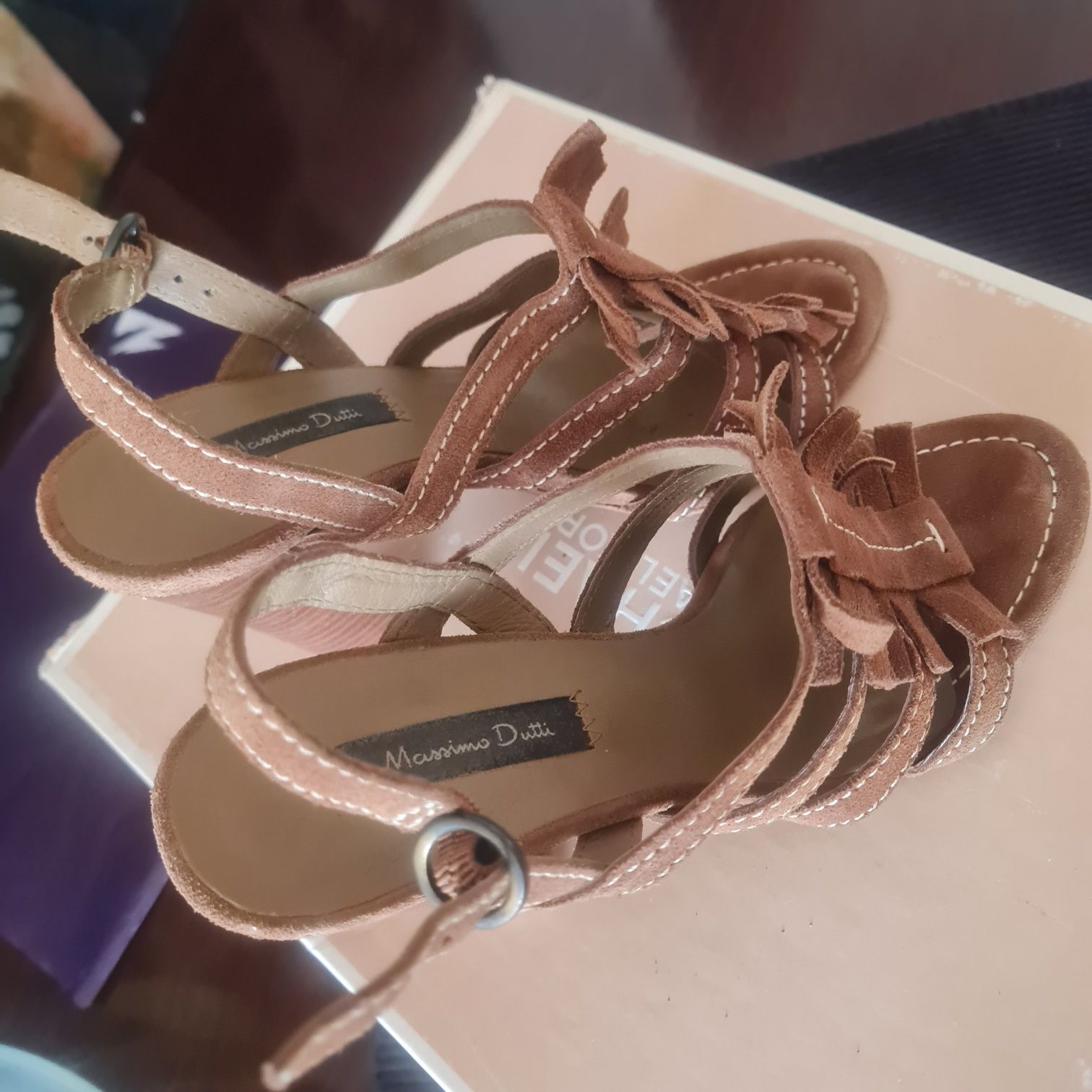 Sandálias de camurça Massimo Dutti