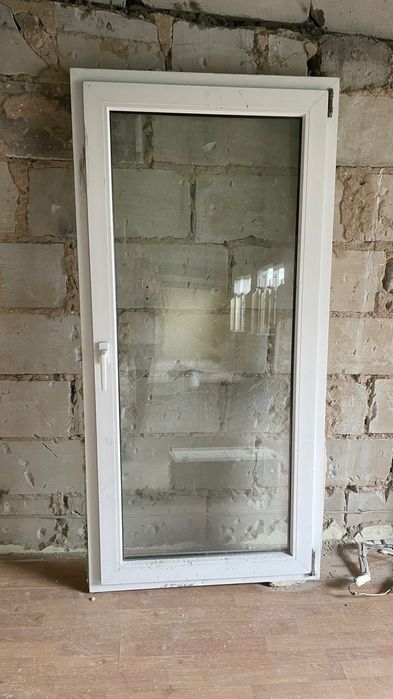 Okno balkonowe 182x89