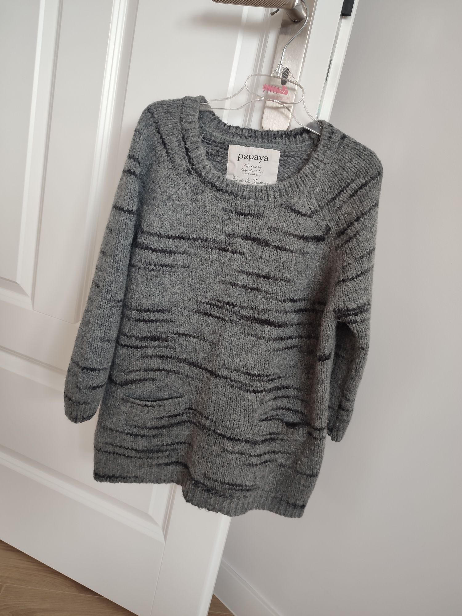 Sweter damski z wełną, r. S/36. Szary sweter