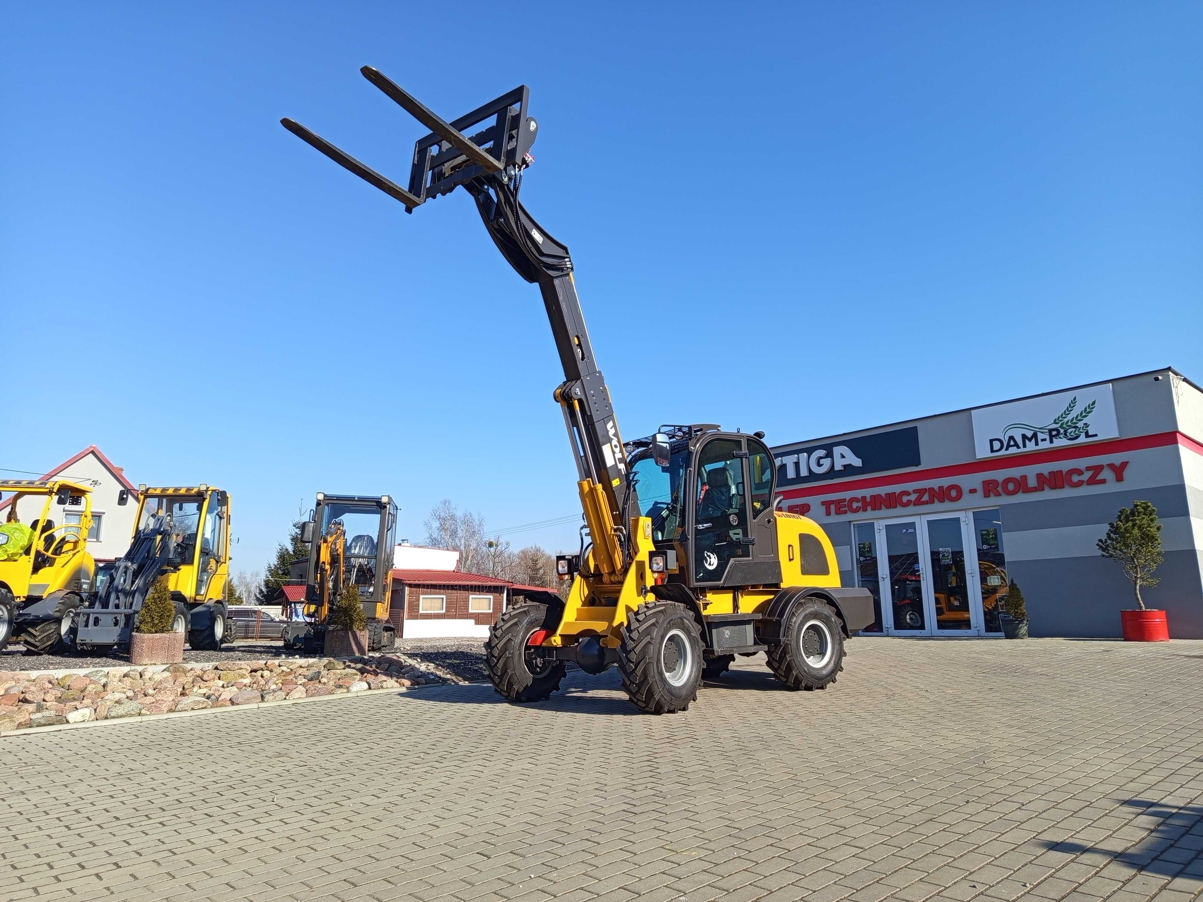 Ładowarka teleskopowa WOLF 816T / Wysokość podnoszenia 4,2 m / NOWA
