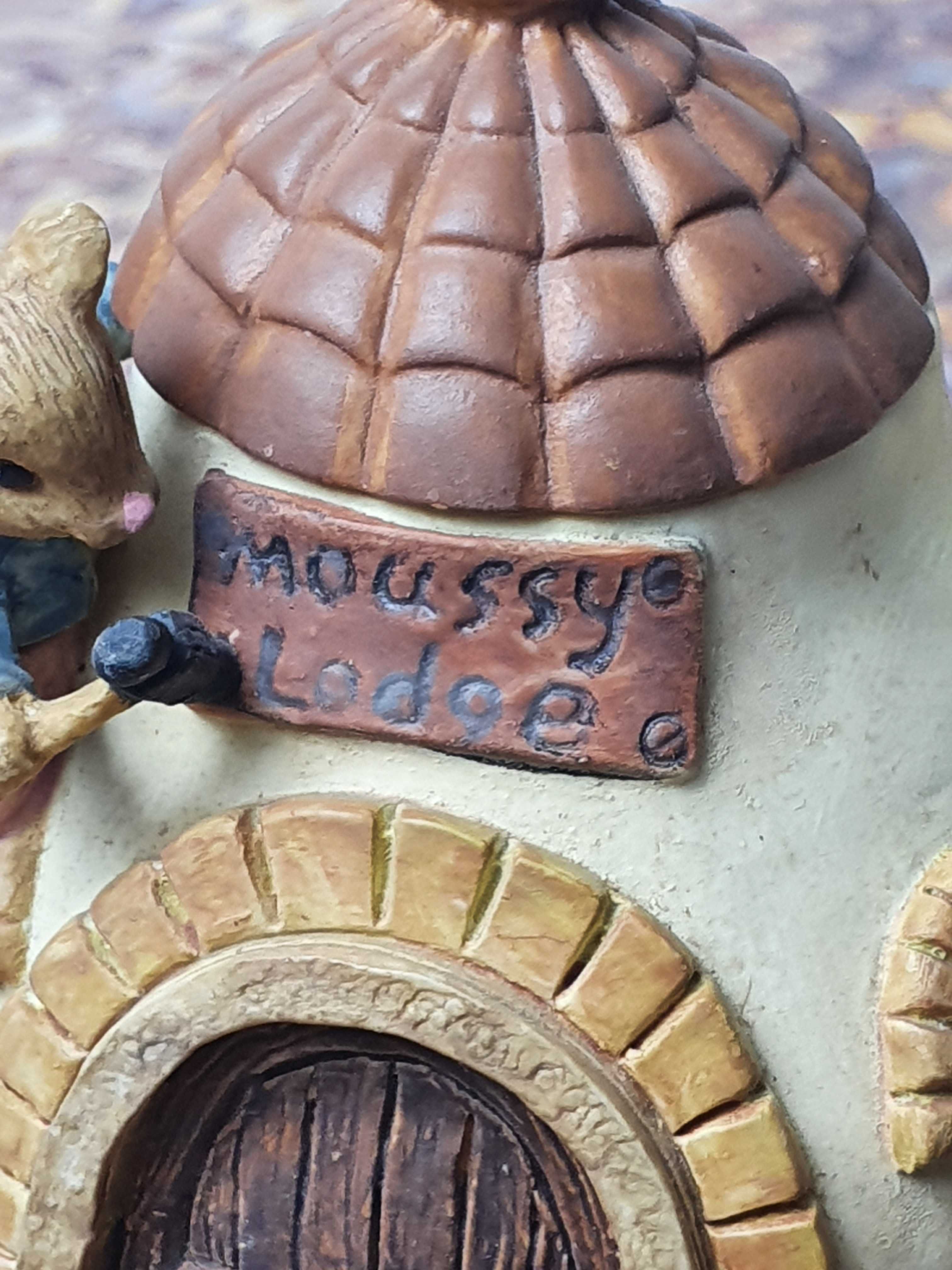 Stara ceramika, misi domek, czajniczek, miniaturka, ręcznie malowane