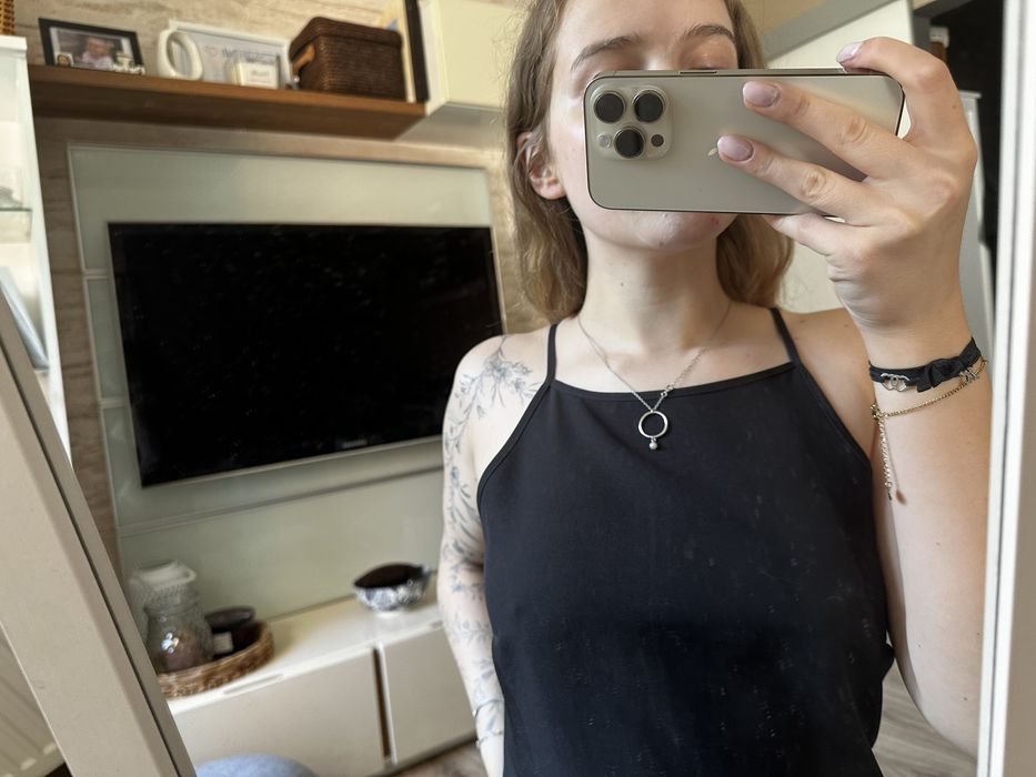 klasyczna czarna sukienka