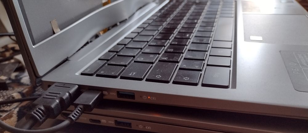 Ноутбук peaq notebook classic c140v робочий, без озу, ххд...