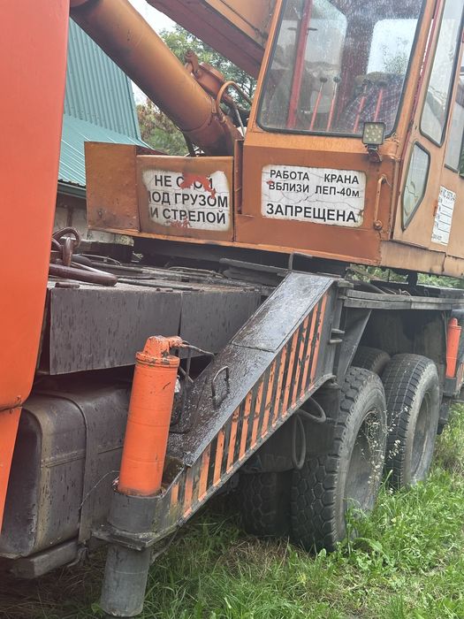 Автокран на базі Зіл ГЯ-133