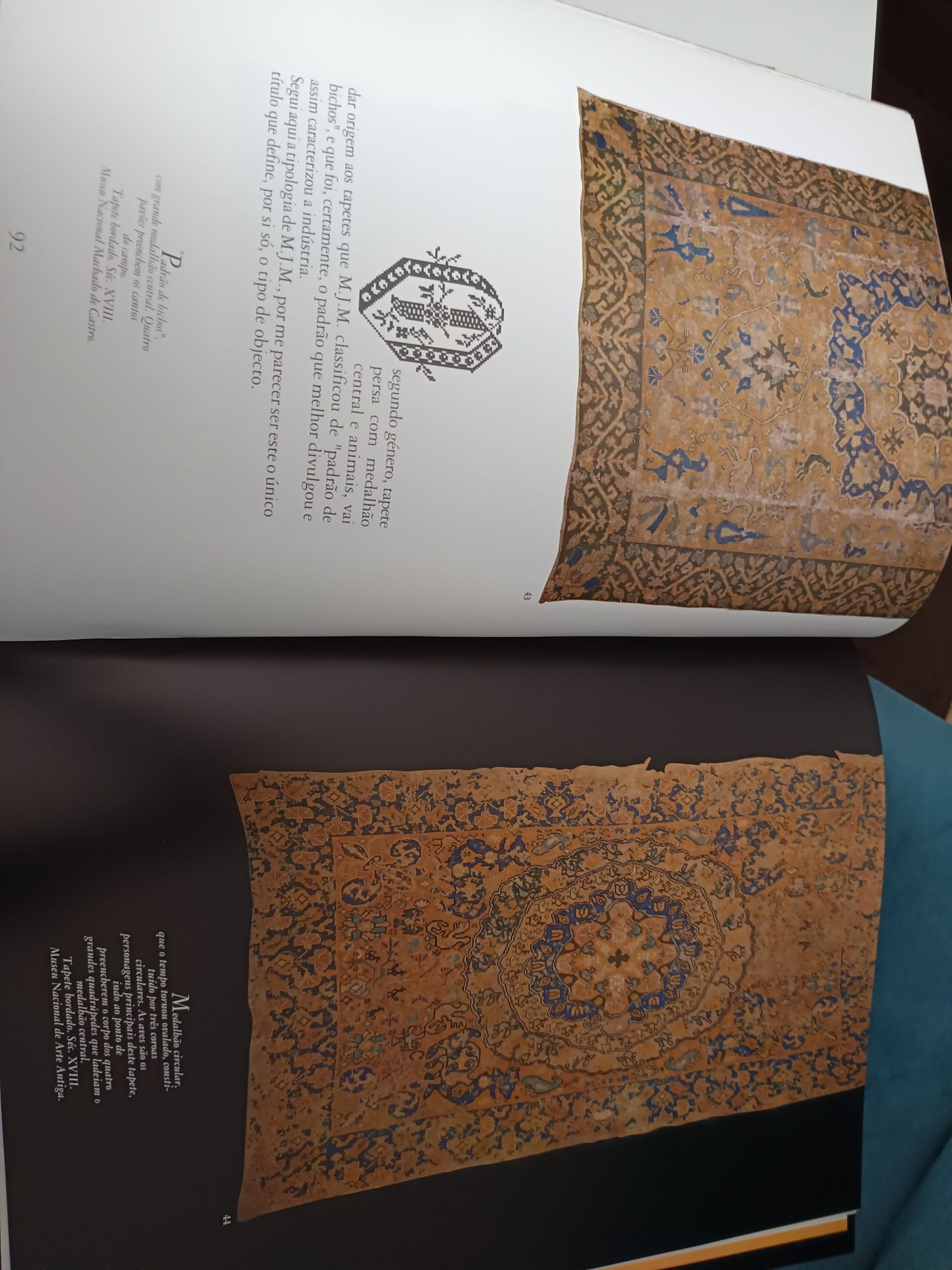 Livro "Tapetes de Arraiolos"
