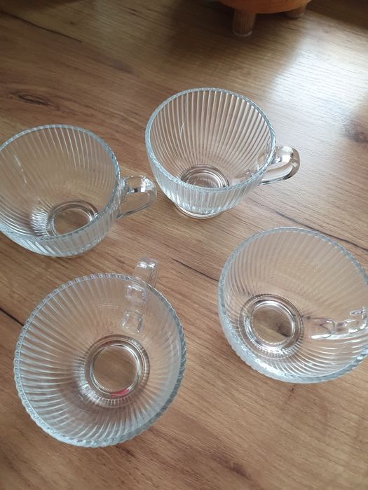 4 nowe filiżanki ryflowane