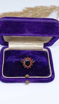 Wyjątkowy pierścionek ze złota z granatami, złoto, certyfikat