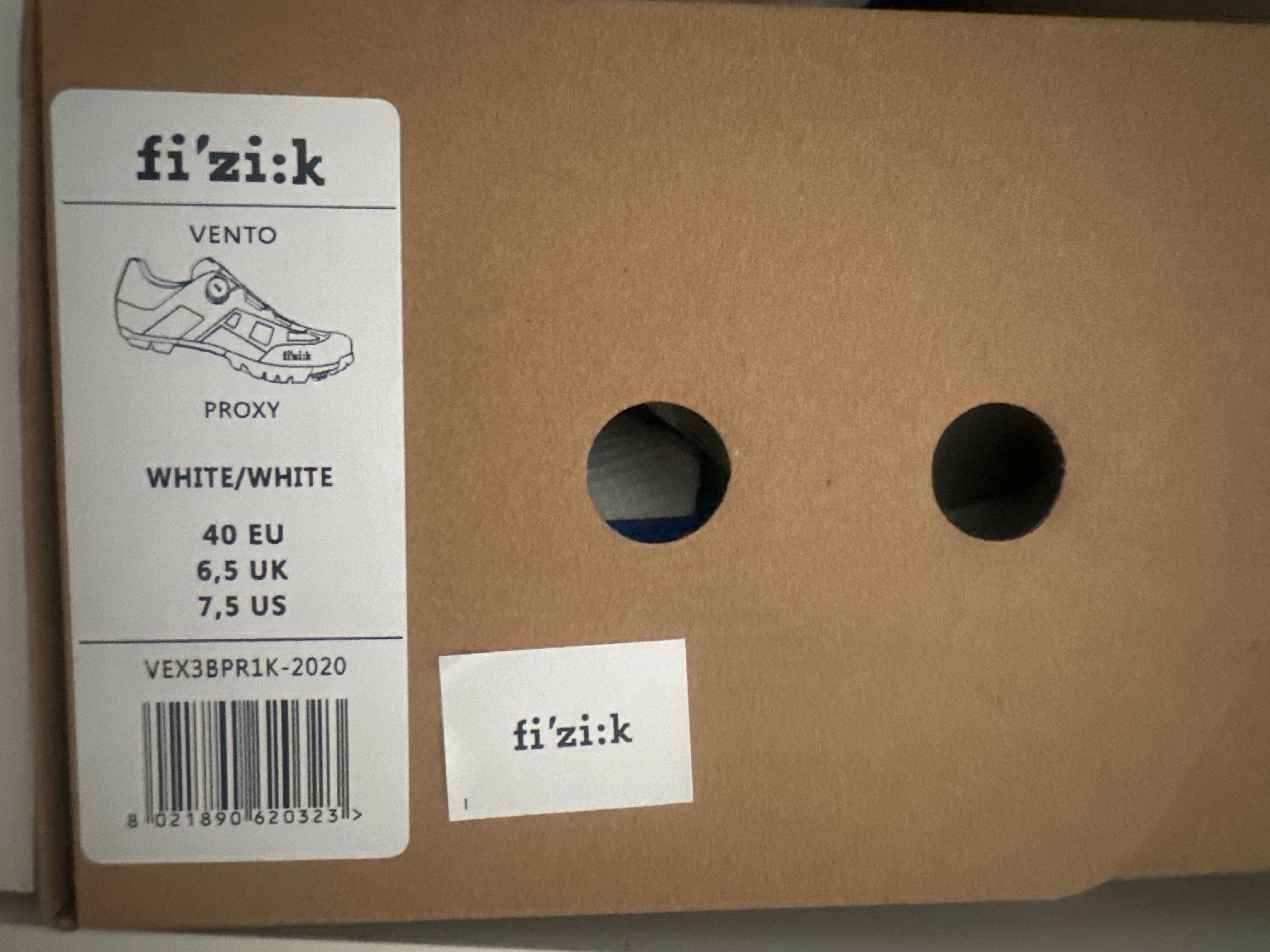 Buty Fizik  Vento Proxy białe 40