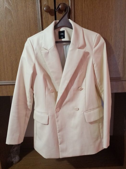 Стильни жіночий піджак