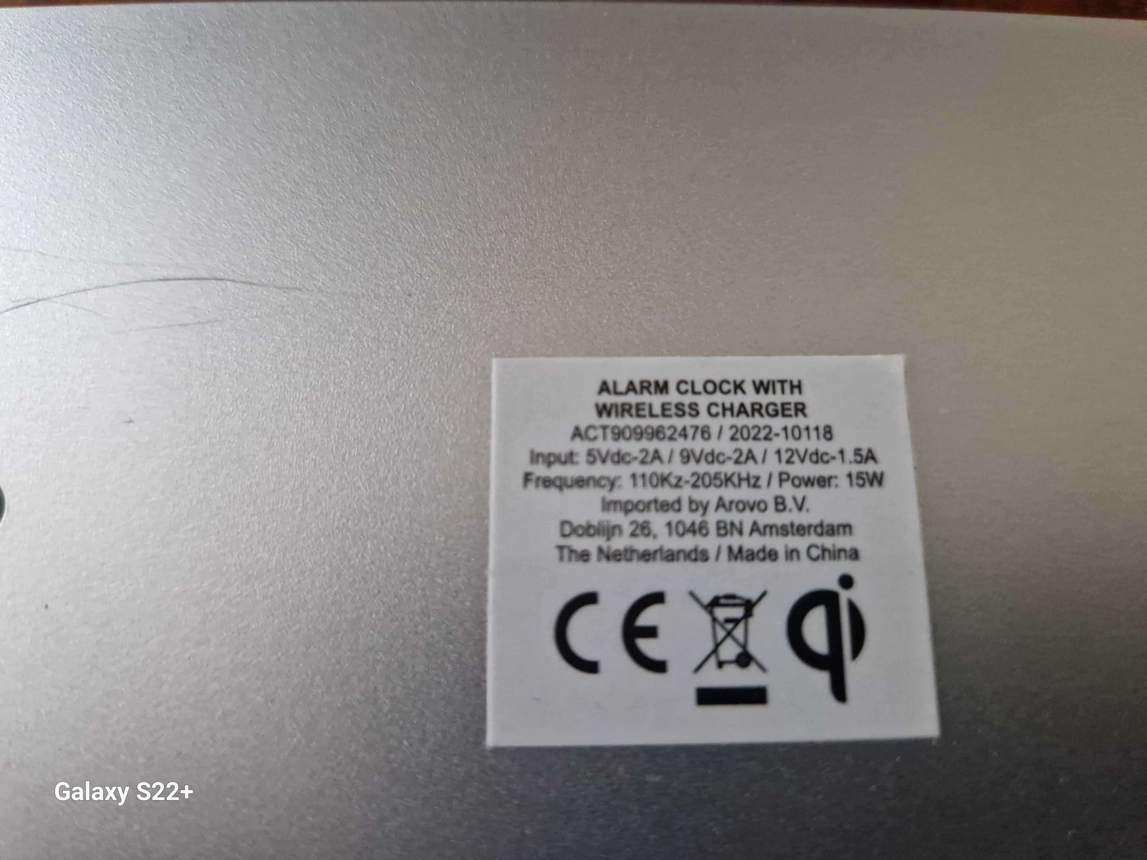 radio biurkowe z ładowarką indukcyjną