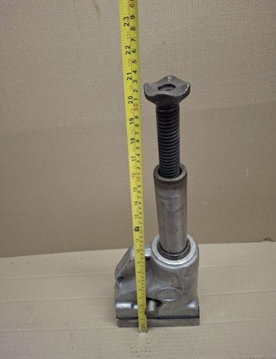 Lewarek podnośnik hydrauliczny 8t. Samochodowy