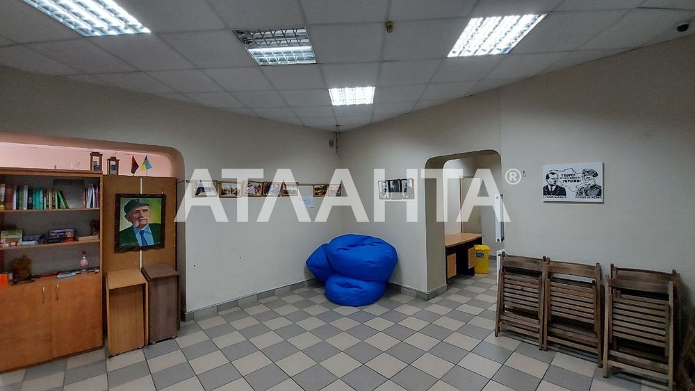 Магазин, офіс, аптека, салон, клініка -  110 м2 в Центрі