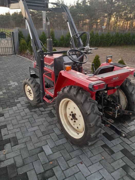 Minitraktor yanmar f20 z turem ciągnik ogrodniczy