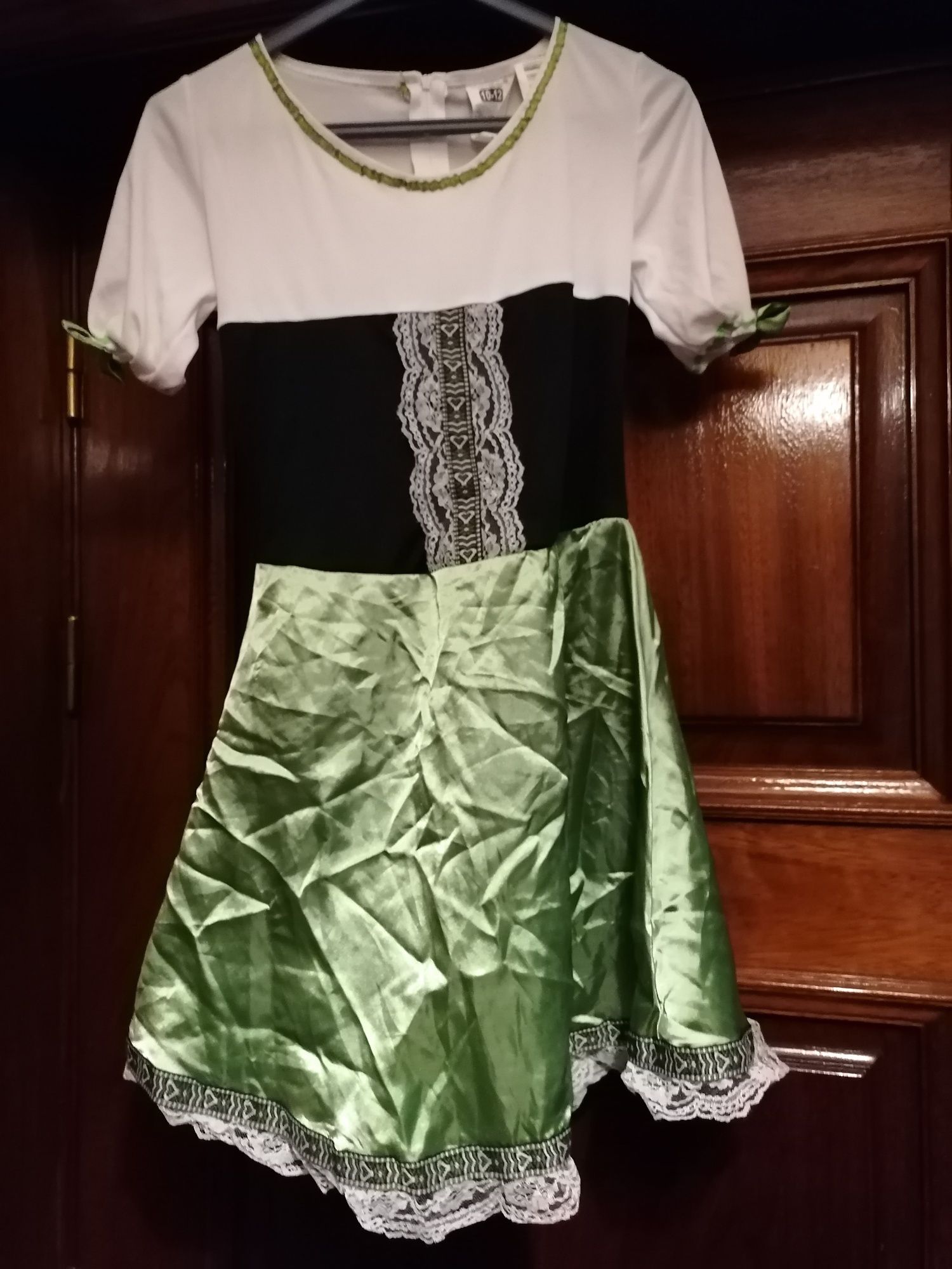 Vestidos acetinados carnaval