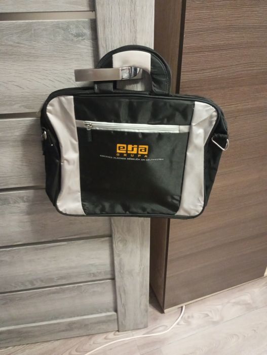 Продам сумку для ноутбука