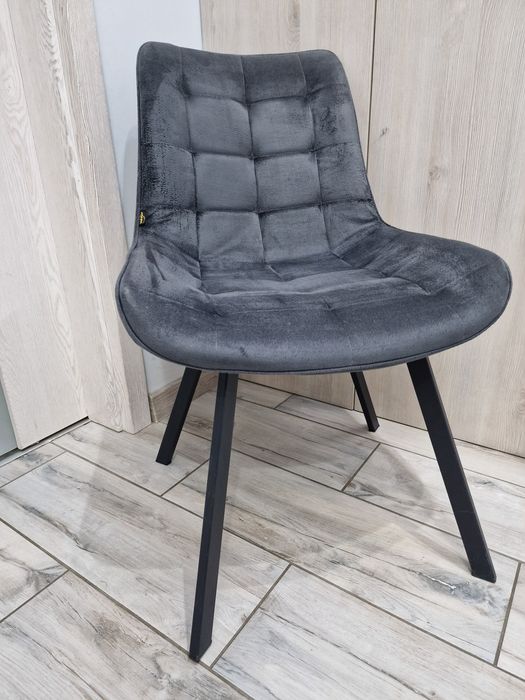 Krzesła szare i czarne  x4 tapicerowane do jadalni, kuchni, salonu