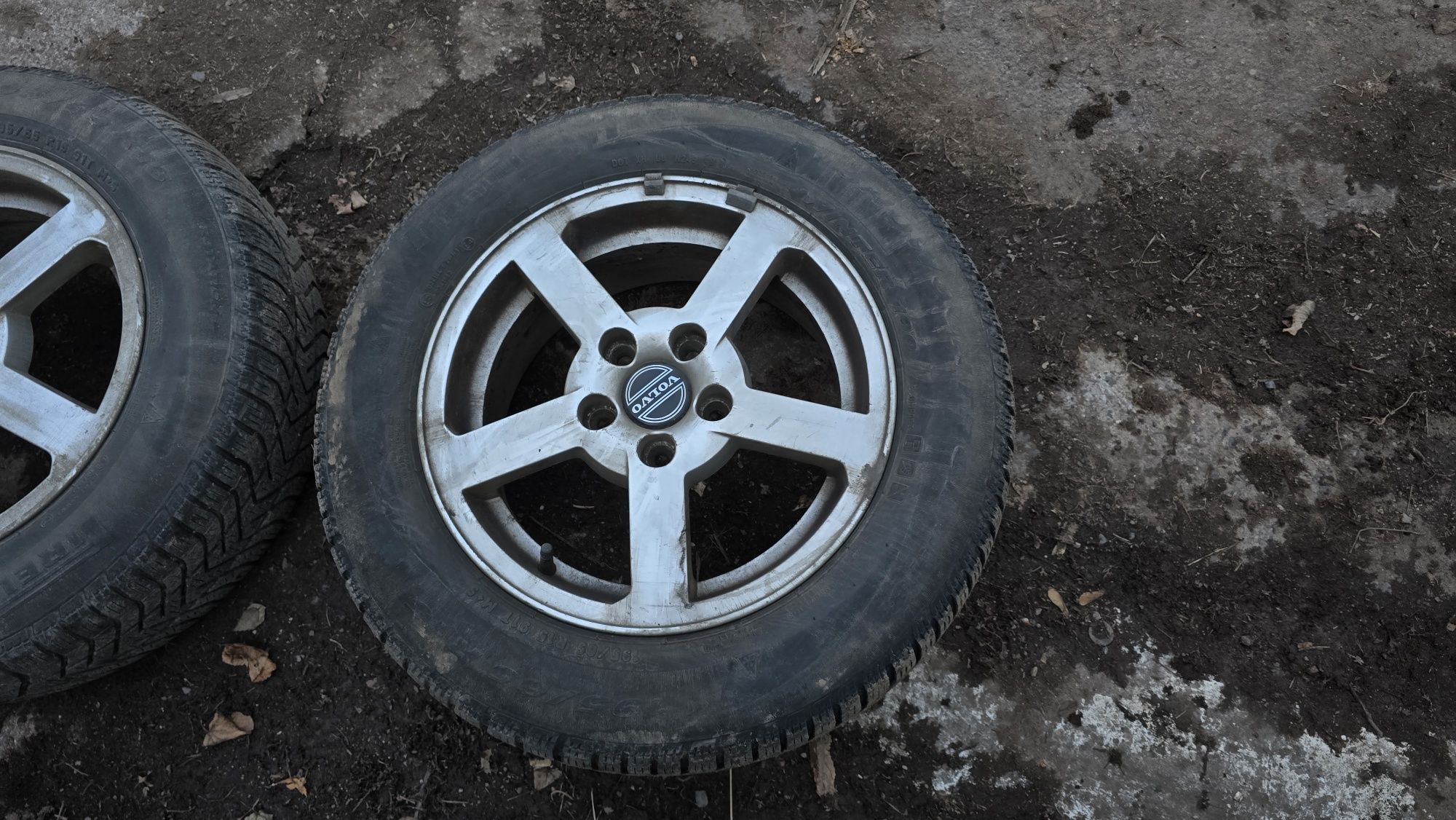 Felgi Volvo V70 oryginał Pirelli R15 195 /65 5816