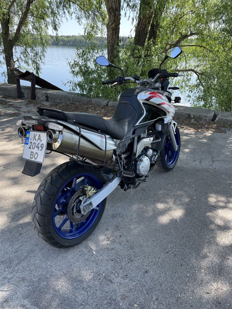 Aprilia Pegaso Strada 650