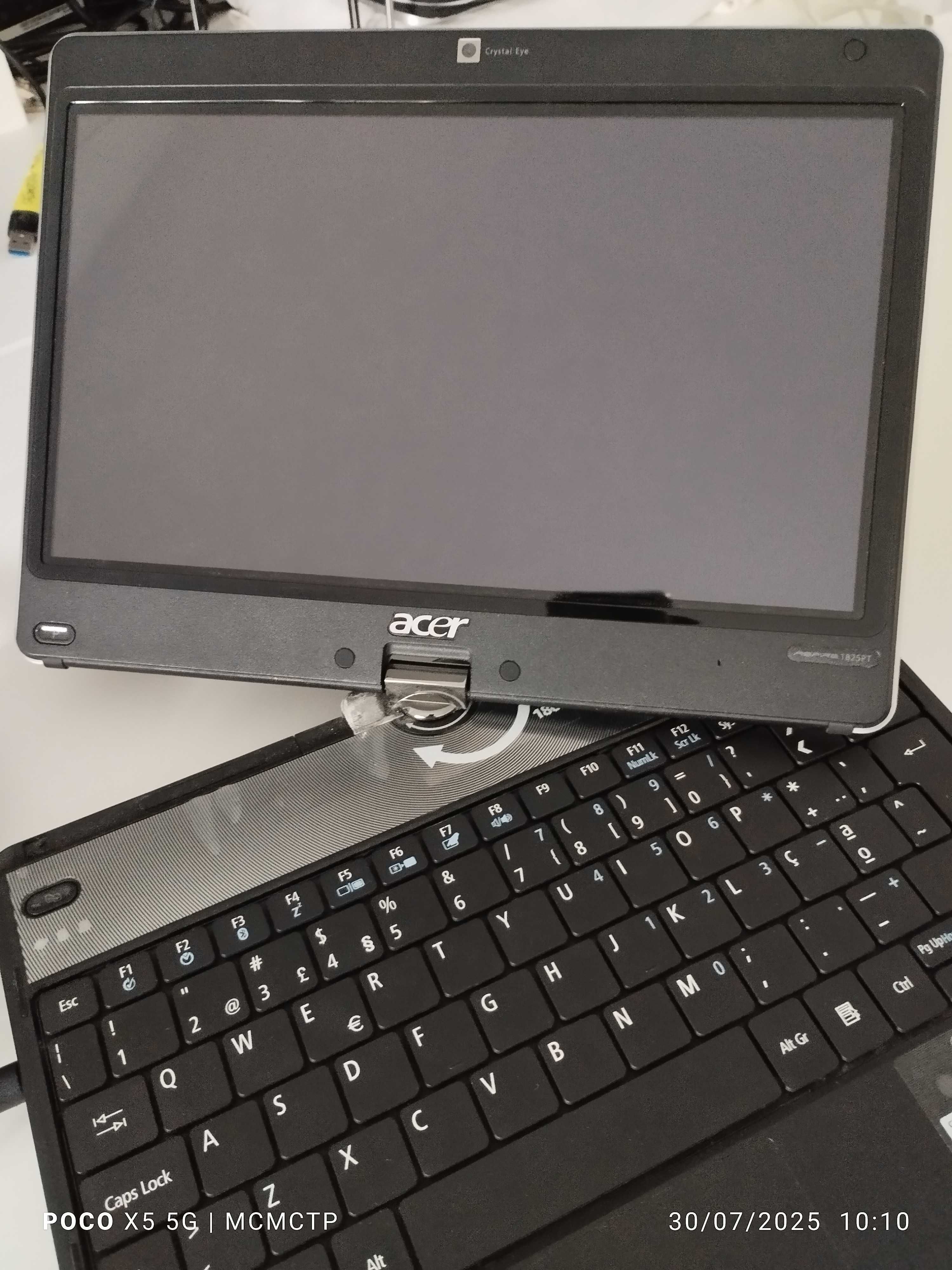 Acer Aspire 1825PT, ecrã tátil de 11.6", CPU Intel, 3GB RAM, 320GB HDD