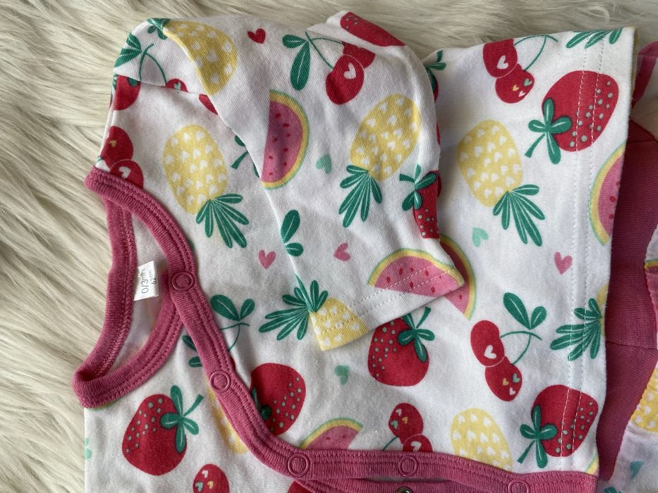 Komplet niemowlęcy zestaw kaftanik i spodnie