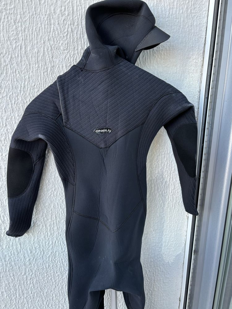 oneill hyper freak 5/4 (c/ gorro) - 12 anos