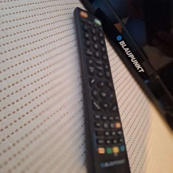 TV Led Blaupunkt 32" com comando original com avarial