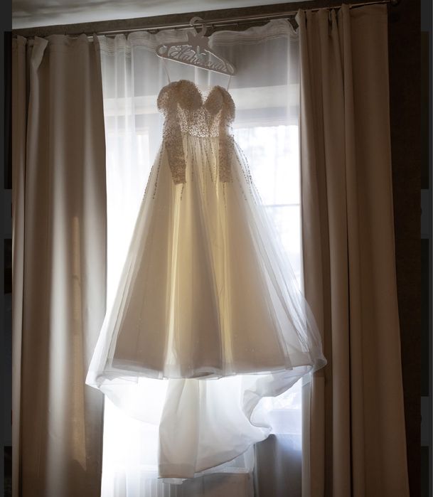 Продаю весільну сукню