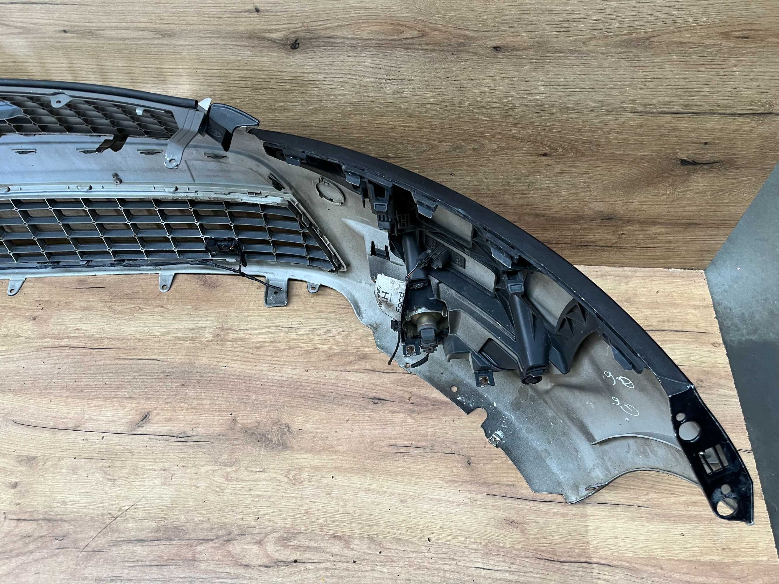 Zderzak przedni Ford Mondeo Mk4 4x pdc kolor g6