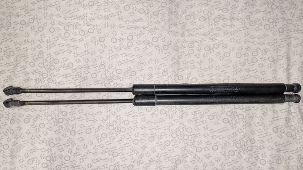 Продам газові упори багажника mercedes c class w203 s203 універсал