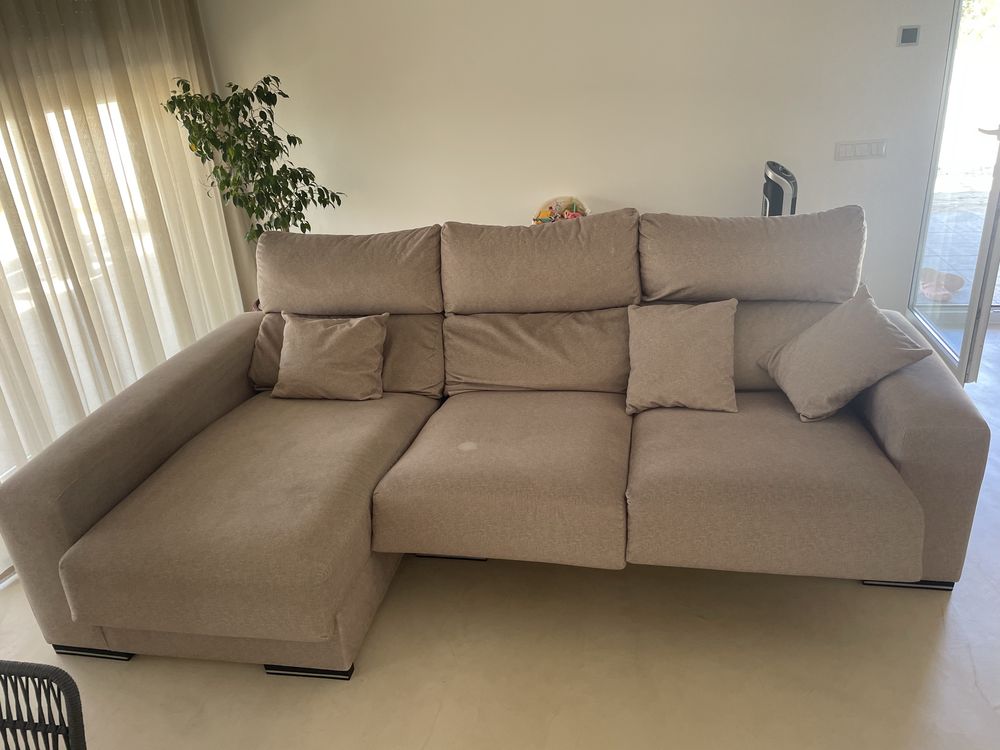 Sofa beje 3 lugares com chaise longue