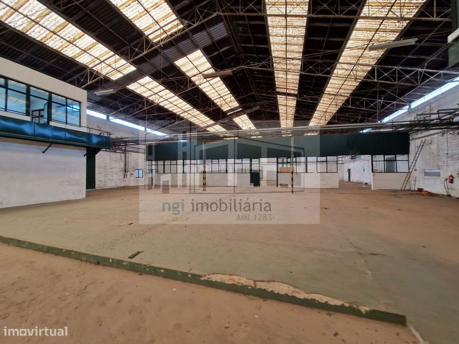 Armazém Industrial - Bucelas - Loures