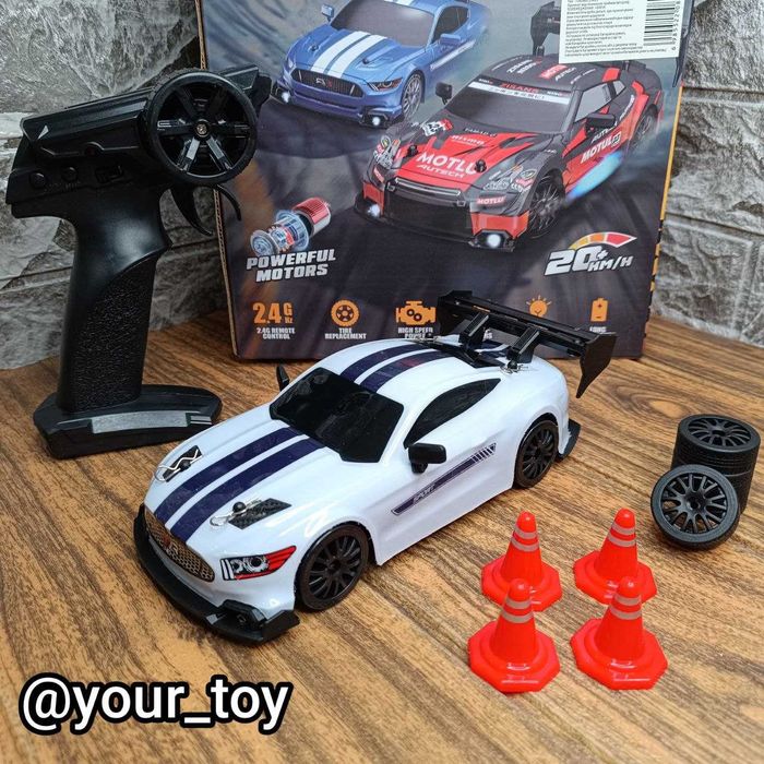 Машинка для Дрифта на Радиоуправлении Ford 1:24 на Аккумуляторе