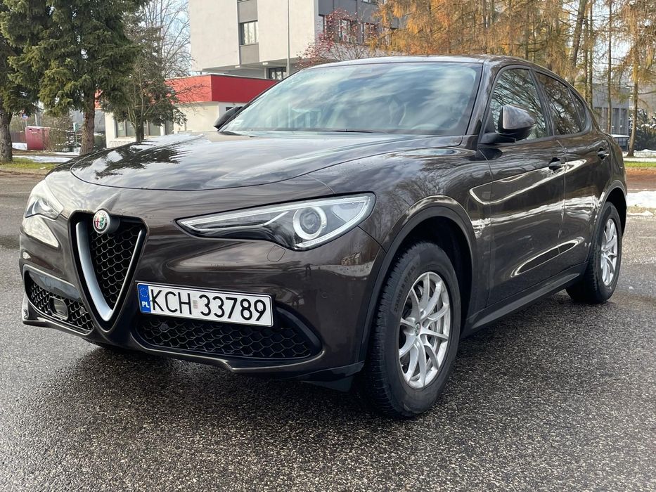 Alfa Romeo Stelvio zamienię na młodszy rocznik, wyjątkowo zadbane, bezwypadkowe, metalik