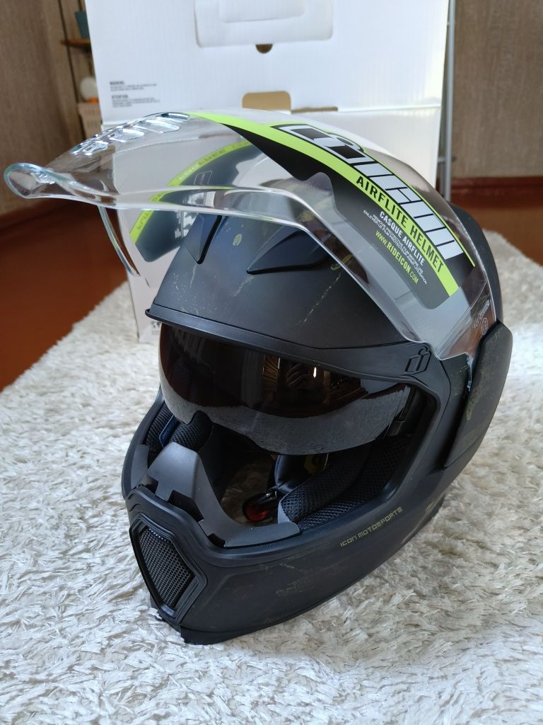 Мотошолом Icon Airflite MIPS Demo.