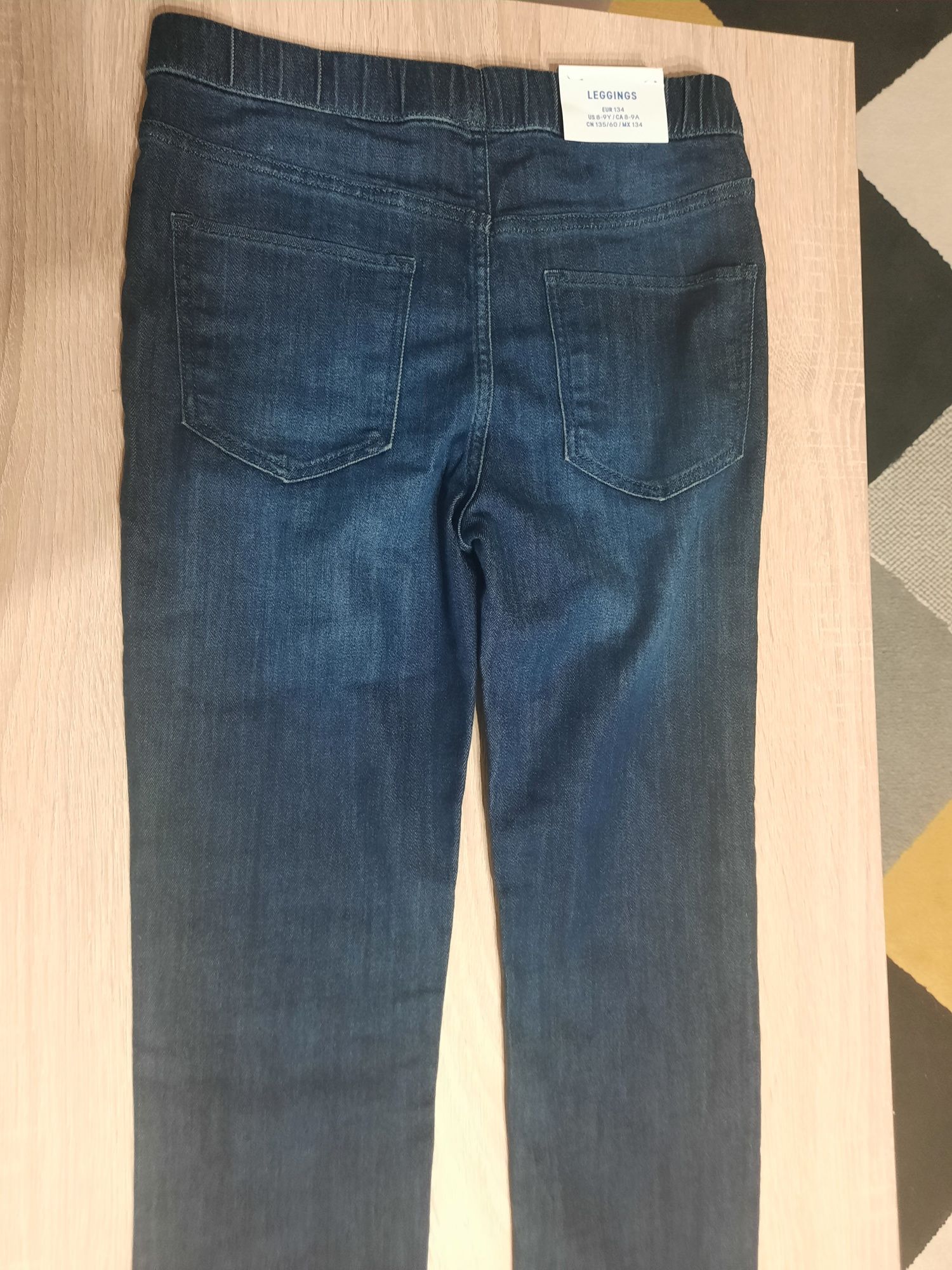 Nowe spodnie jeans, leginsy H&M,  rozm. 134 z cekinami