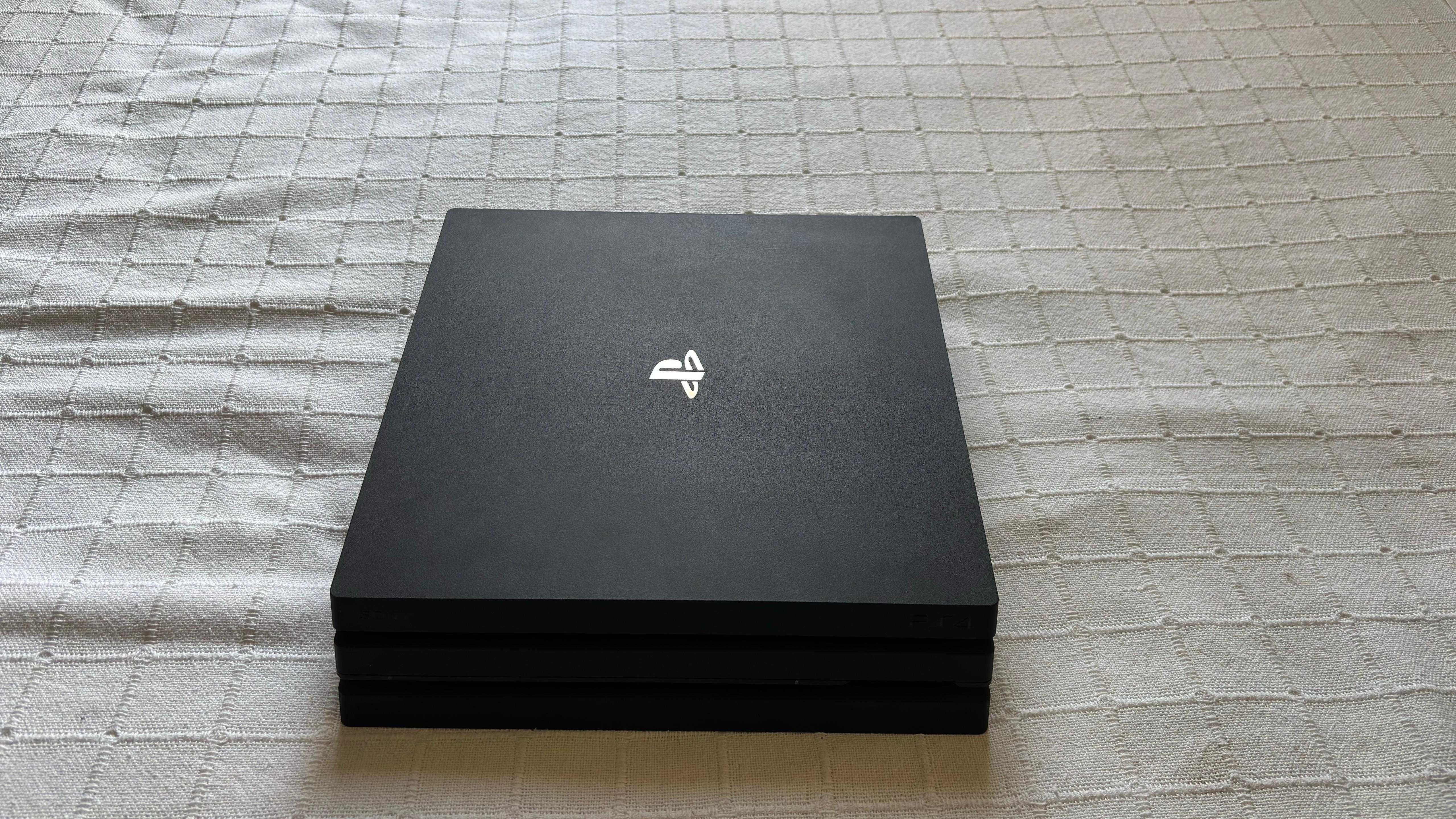 Sony PlayStation 4 Pro | Normal Edition | 1 TB | Preto