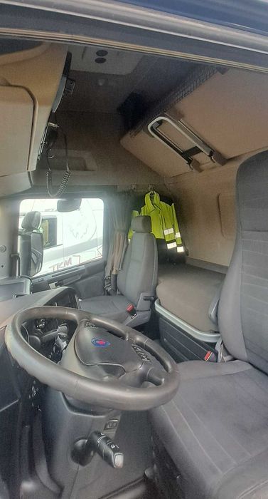 Ciągnik siodłowy Scania R-420